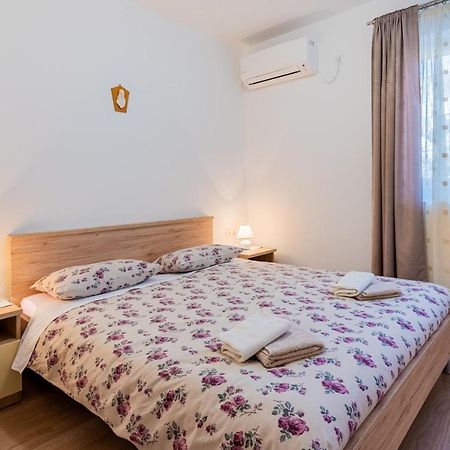 Room Laudina Cres Exterior foto